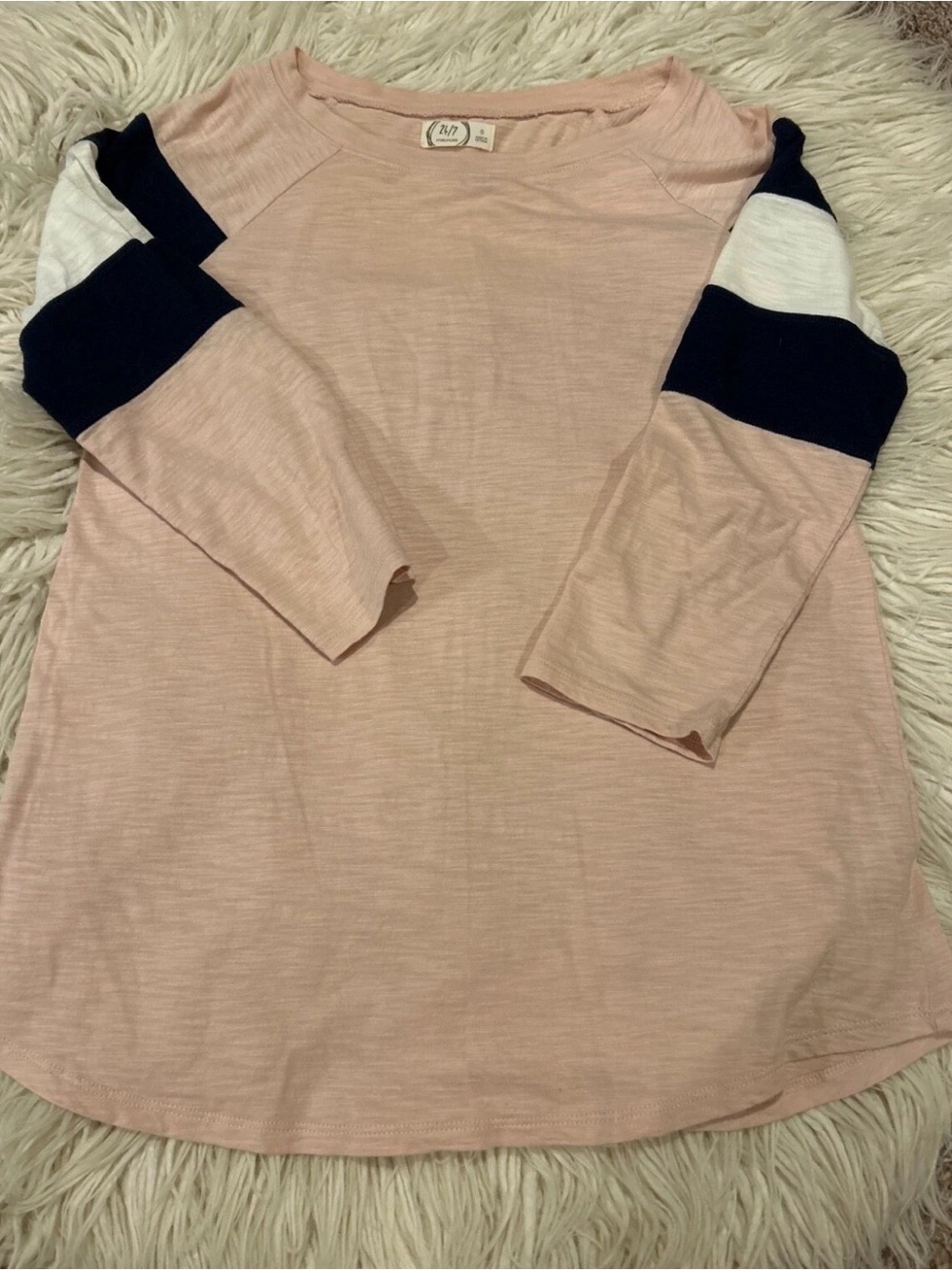 Maurices women’s small Light Pink Crewneck baseball raglan sleeve Top